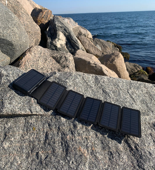 Solcelle powerbanks: Smart tech eller gimmick? Vi tester, sĂĽ du slipper for at gĂŚtte